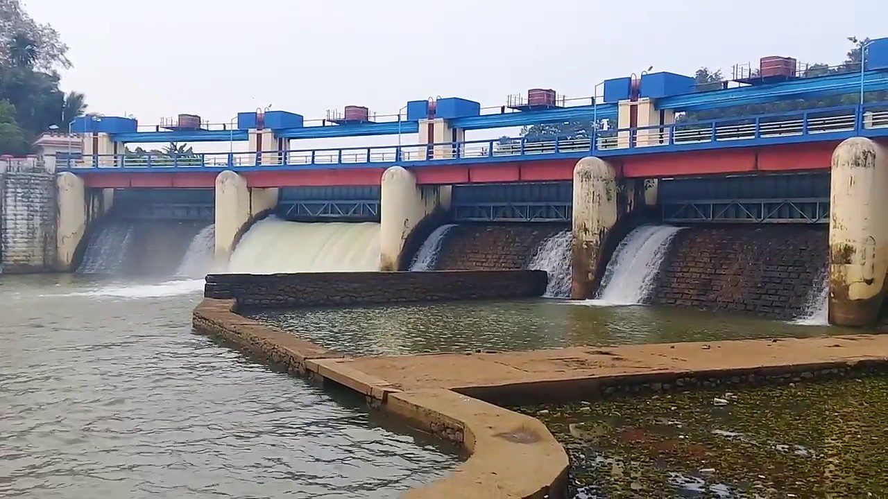 Le barrage d'Aruvikkara