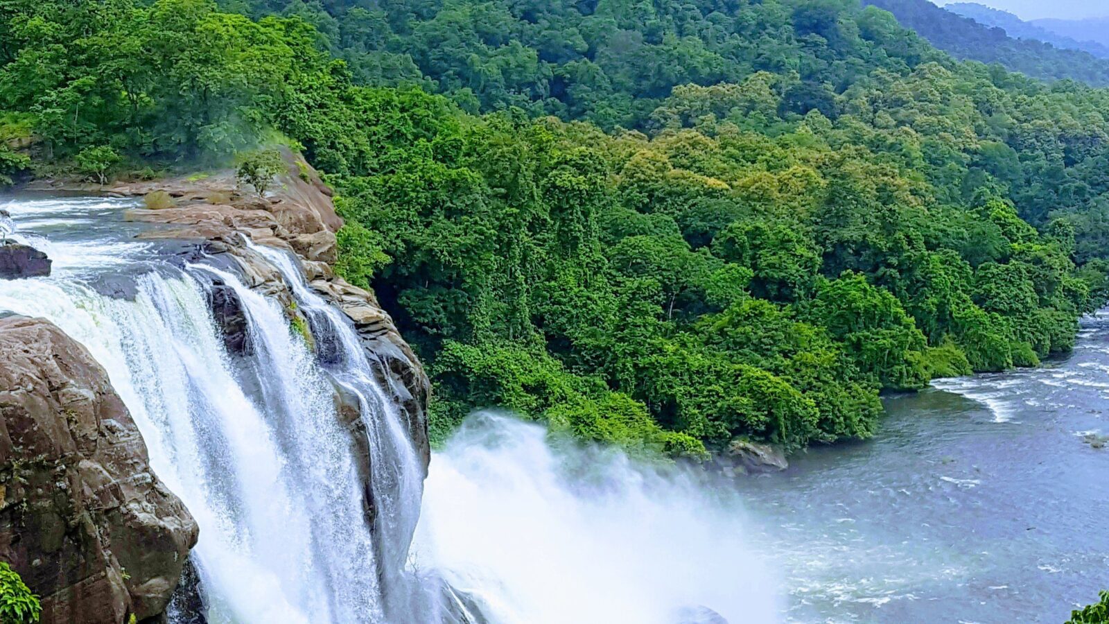 Les cascades d'Athirapally