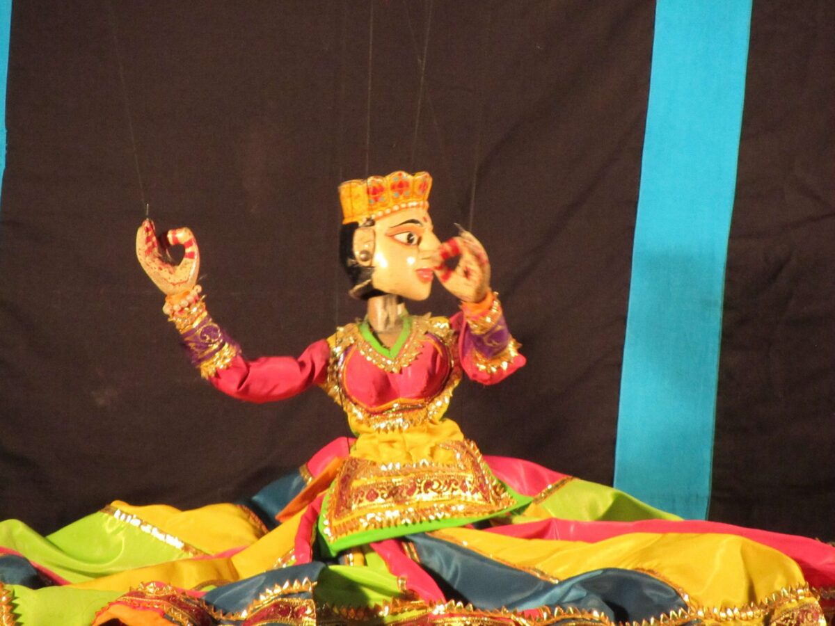  Danse Kathputli