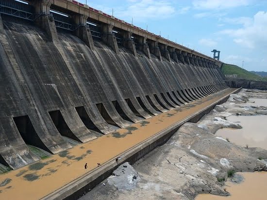 Le barrage de Hirakud