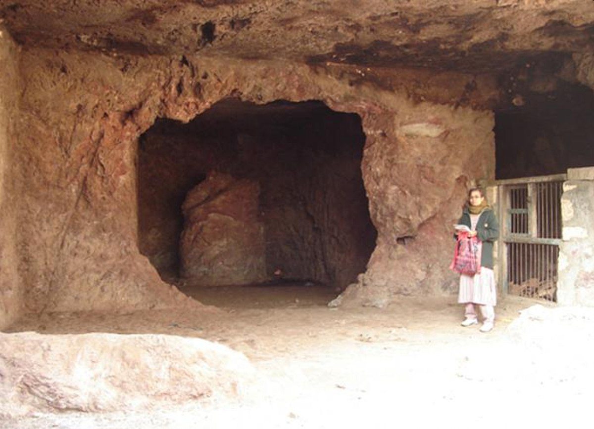 Les grottes de Sana
